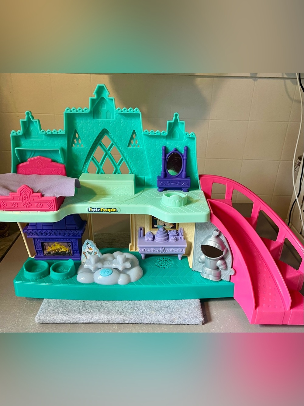 Fisher-Price Little People Disney Frozen Arendelle Castle